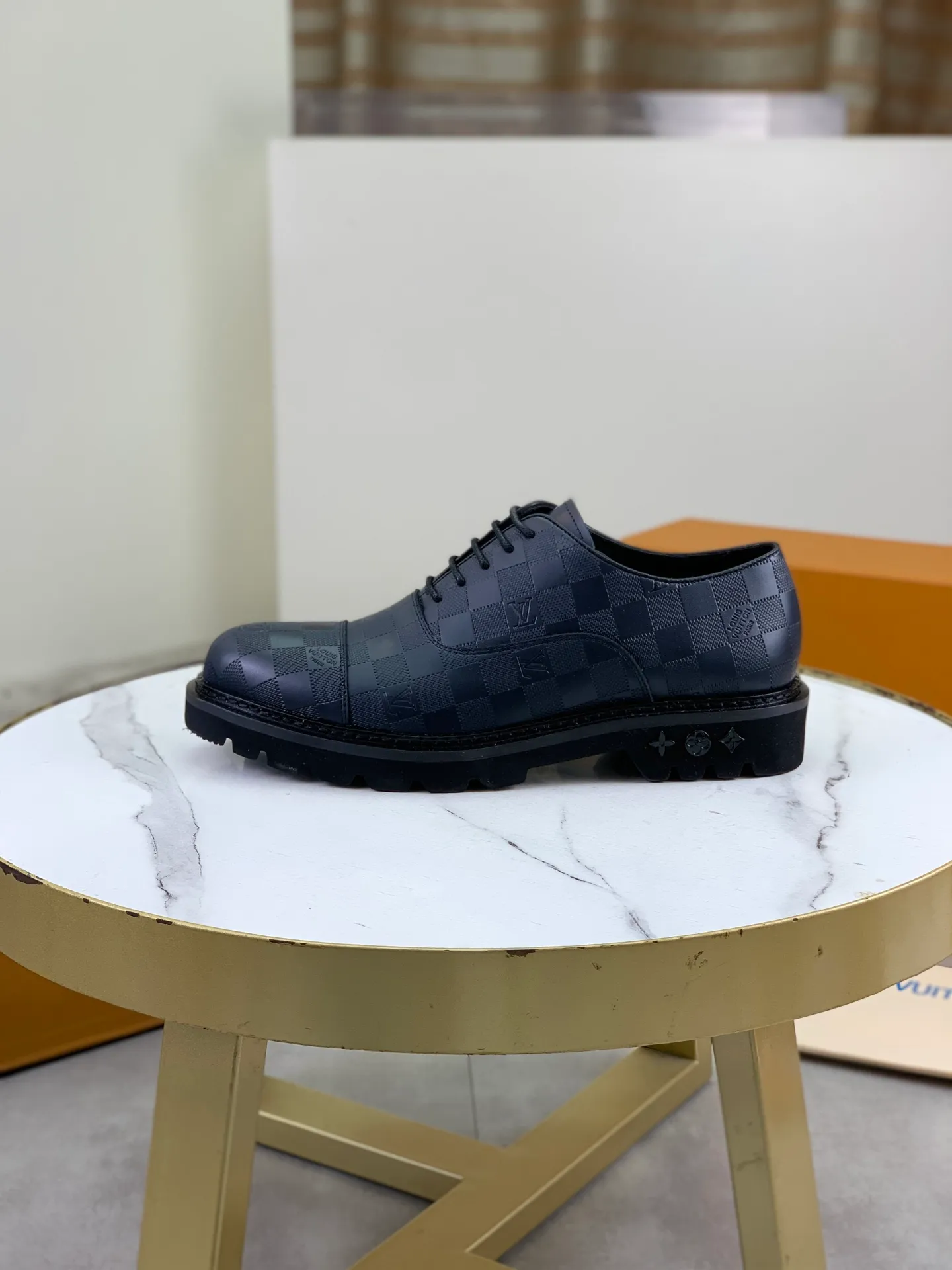 Factory price P820 💎💎💎Top version LOUIS VUITTON [Louis Vuitton] - LV men's business casual leather shoes, luxurious and noble 👞All imported original cowhide, just to create a more comfortable wearing experience, upper: original high-end calfskin➕Imported soft cowhide lining, original lightweight foam outsole✔️Color: 3️⃣colors available Size: 39-44 (38.45 46 can be customized (non-returnable)